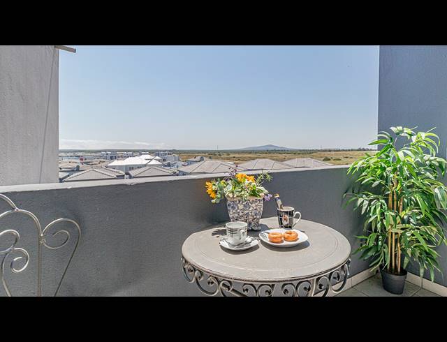 2 BEDROOM APARTMENT TO LET IN PARKLANDS NORTH